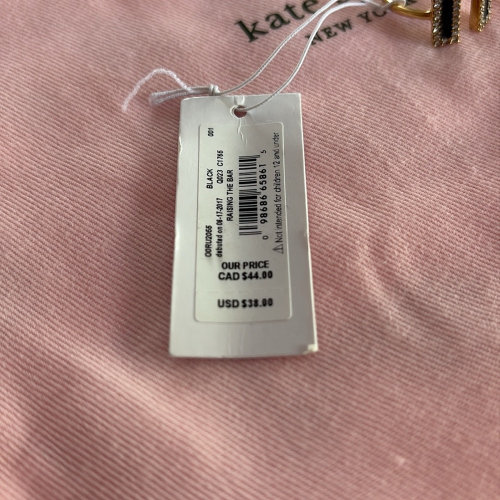 Kate Spade ♠️ Ring Size 6 - Picture 3 of 5